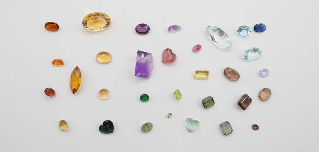 Pierre de naissance vue de face, vue de face, pierre de naissance.